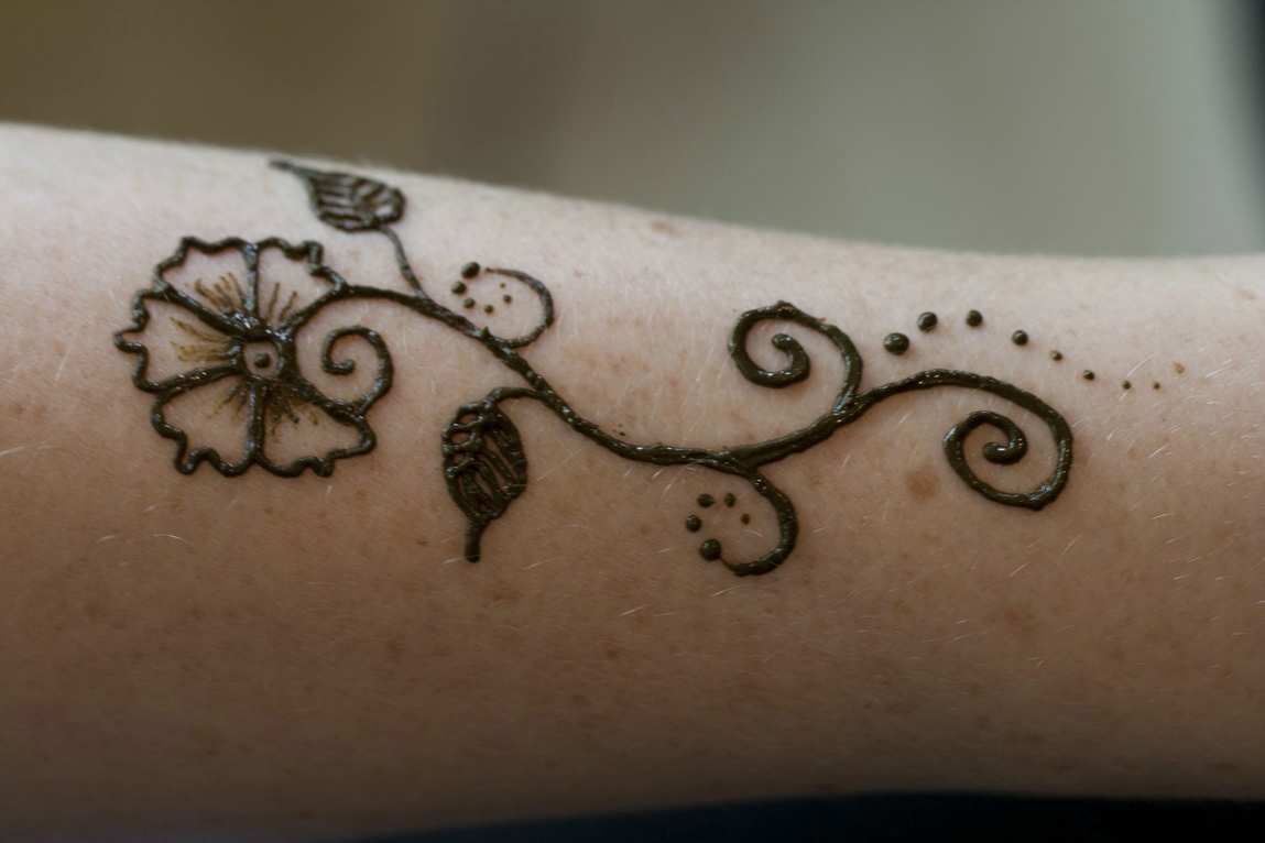 Henna flower